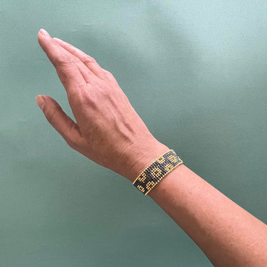 Brazalete Telar Dorado Delgado Rondanas Plata Pavonada